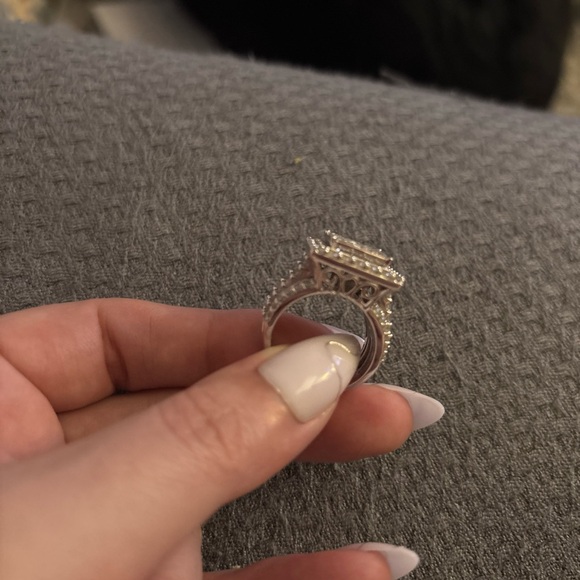 Kay Jewelers 4ct 10kWG SZ 5.75 Ring Genuine Diamonds EUC *NO TRADES* - Picture 4 of 4